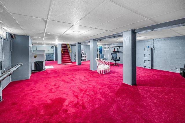 31 Stone Path Ln, West Springfield, MA 01089