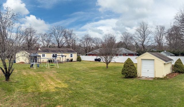 31 Stone Path Ln, West Springfield, MA 01089