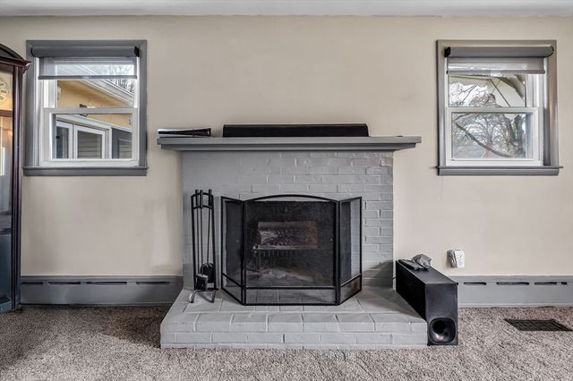 31 Stone Path Ln, West Springfield, MA 01089