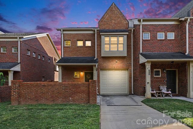 4670 Dabney Vigor Drive, Charlotte, NC 28209