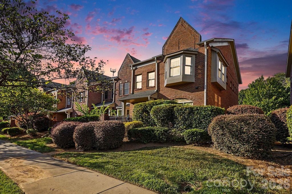 4670 Dabney Vigor Drive, Charlotte, NC 28209