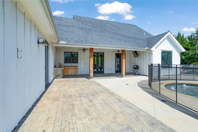 303 Cates Road, Van Alstyne, TX 75495