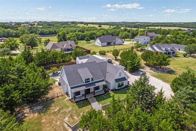 303 Cates Road, Van Alstyne, TX 75495