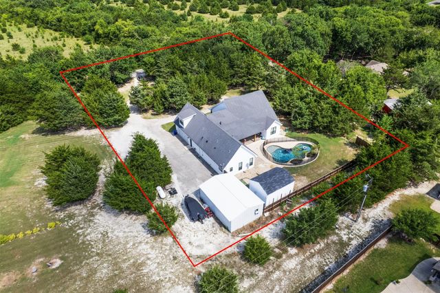 303 Cates Road, Van Alstyne, TX 75495