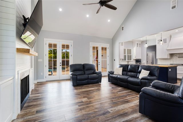303 Cates Road, Van Alstyne, TX 75495