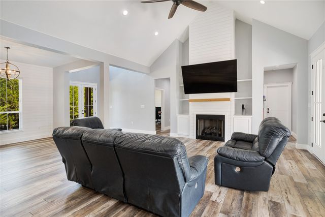 303 Cates Road, Van Alstyne, TX 75495
