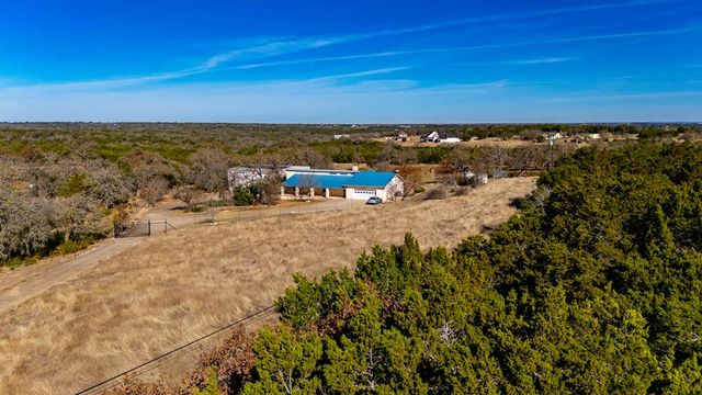 76 Indian Springs, Kerrville, TX 78028