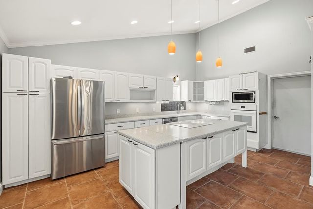 76 Indian Springs, Kerrville, TX 78028