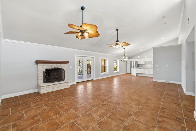 76 Indian Springs, Kerrville, TX 78028