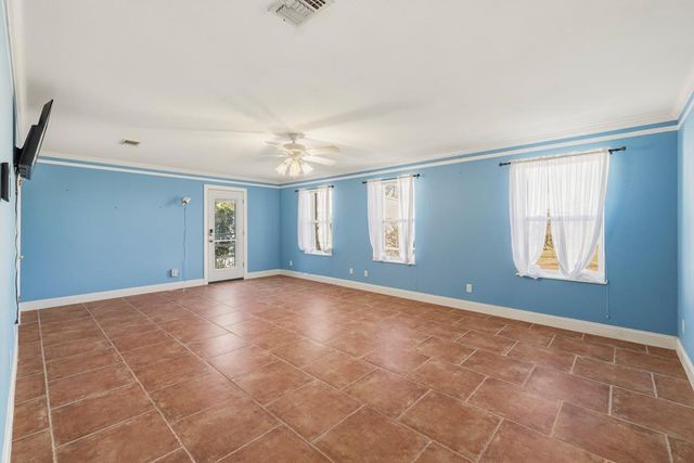 76 Indian Springs, Kerrville, TX 78028