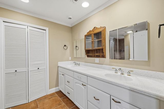 76 Indian Springs, Kerrville, TX 78028