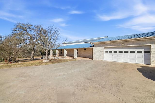 76 Indian Springs, Kerrville, TX 78028