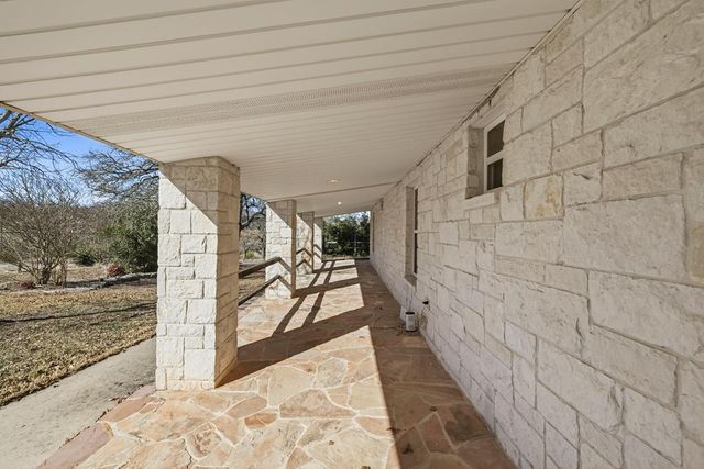 76 Indian Springs, Kerrville, TX 78028