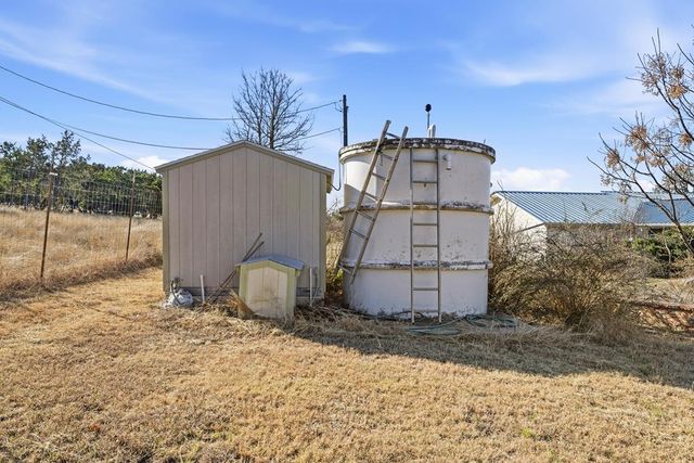 76 Indian Springs, Kerrville, TX 78028