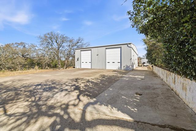 76 Indian Springs, Kerrville, TX 78028