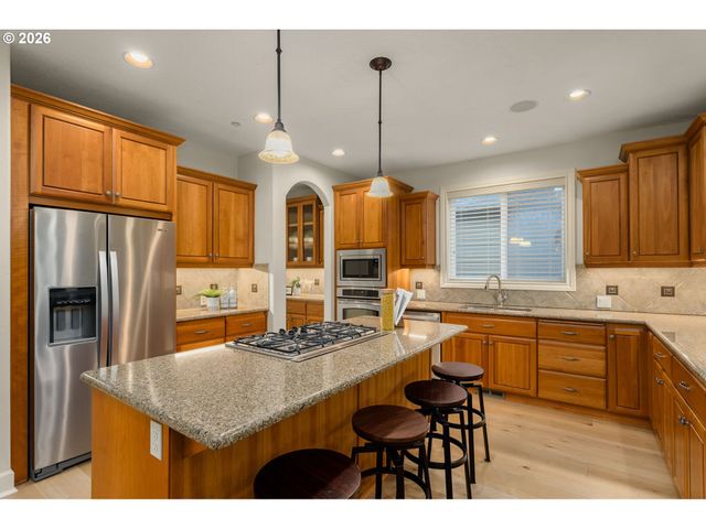 18278 Sw SANTORO Dr, Beaverton, OR 97007