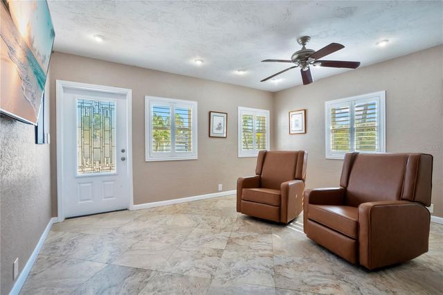 145 27TH AVENUE N, St Petersburg, FL 33704