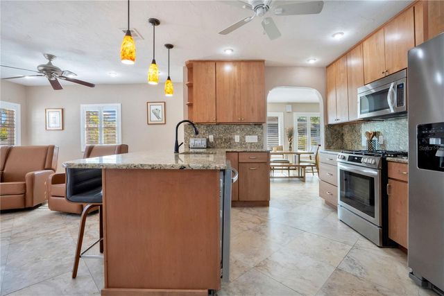 145 27TH AVENUE N, St Petersburg, FL 33704