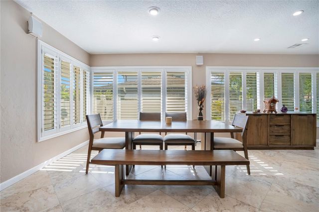 145 27TH AVENUE N, St Petersburg, FL 33704