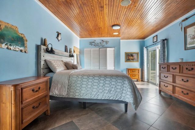 145 27TH AVENUE N, St Petersburg, FL 33704