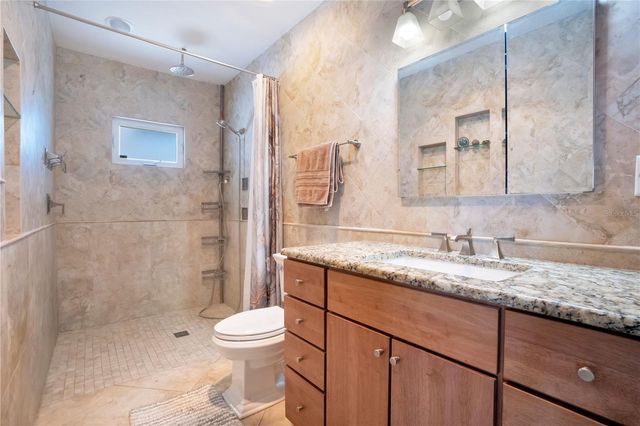 145 27TH AVENUE N, St Petersburg, FL 33704