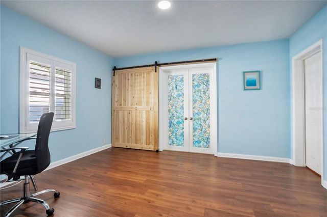 145 27TH AVENUE N, St Petersburg, FL 33704