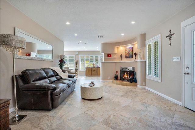 145 27TH AVENUE N, St Petersburg, FL 33704