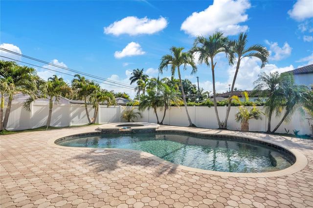 145 27TH AVENUE N, St Petersburg, FL 33704