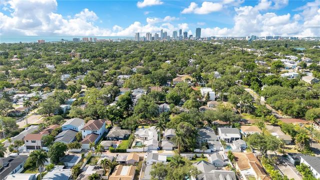 145 27TH AVENUE N, St Petersburg, FL 33704