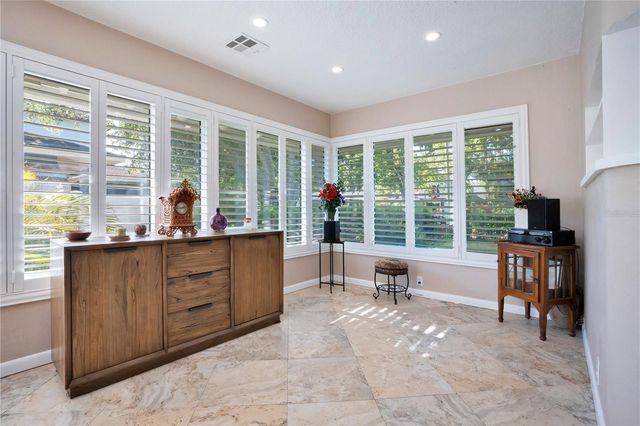 145 27TH AVENUE N, St Petersburg, FL 33704