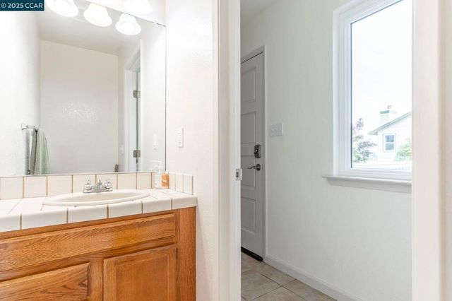 10 Dove Ln, Richmond, CA 94803