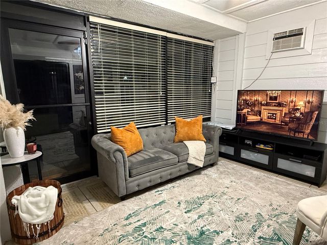 10344 COUNCILS WAY, Tampa, FL 33617