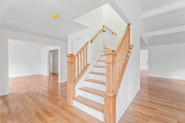 32 Laurel Ln, Raynham, MA 02767