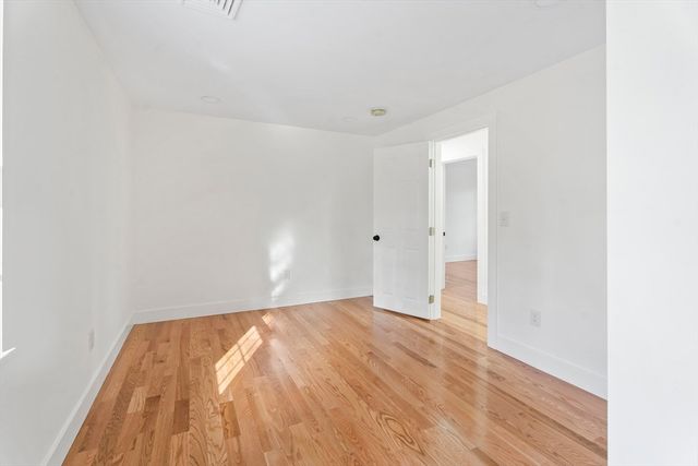 32 Laurel Ln, Raynham, MA 02767