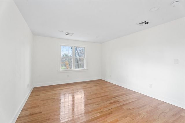 32 Laurel Ln, Raynham, MA 02767