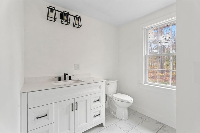 32 Laurel Ln, Raynham, MA 02767
