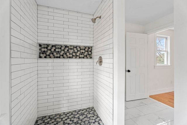 32 Laurel Ln, Raynham, MA 02767