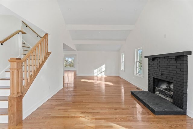 32 Laurel Ln, Raynham, MA 02767