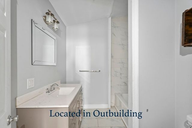32 Laurel Ln, Raynham, MA 02767