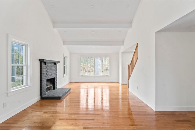 32 Laurel Ln, Raynham, MA 02767