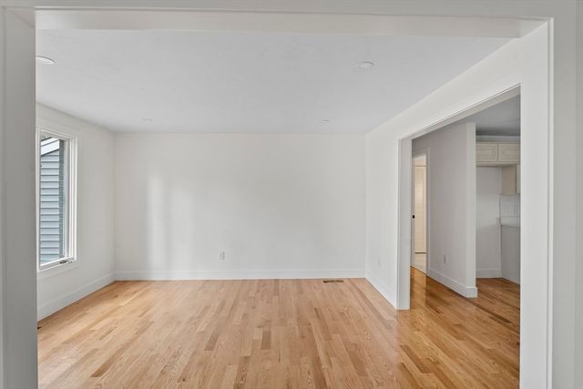 32 Laurel Ln, Raynham, MA 02767