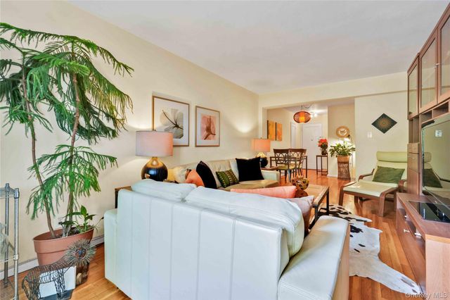 140-08 28th Road 1C, Flushing, NY 11354