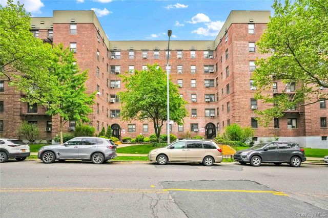 140-08 28th Road 1C, Flushing, NY 11354