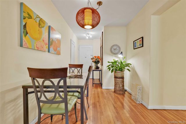 140-08 28th Road 1C, Flushing, NY 11354