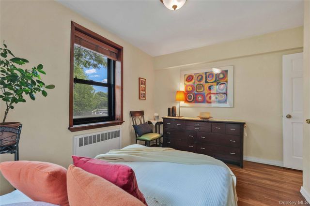 140-08 28th Road 1C, Flushing, NY 11354