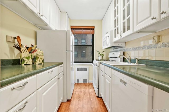 140-08 28th Road 1C, Flushing, NY 11354