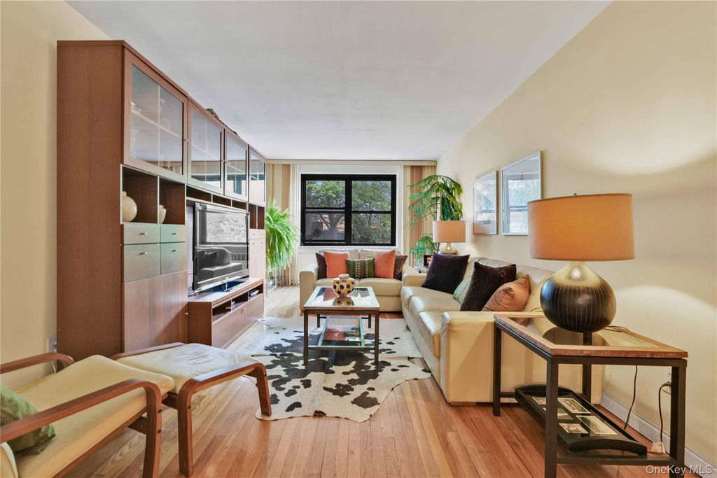 140-08 28th Road 1C, Flushing, NY 11354