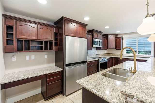 5633 Lake Saint Clair Drive SE, Olympia, WA 98513