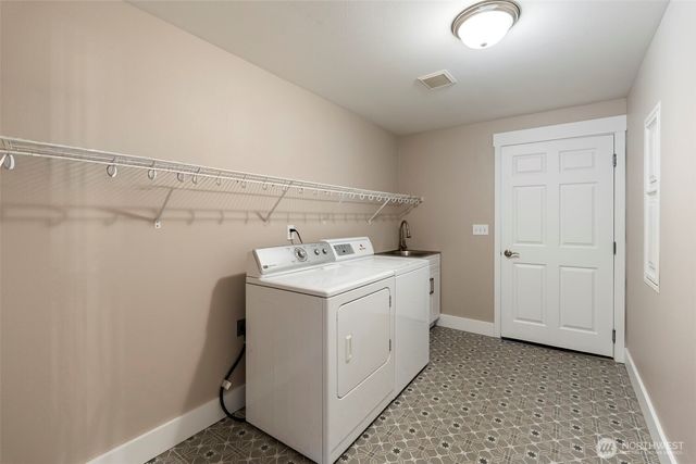 5633 Lake Saint Clair Drive SE, Olympia, WA 98513