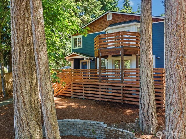 5633 Lake Saint Clair Drive SE, Olympia, WA 98513